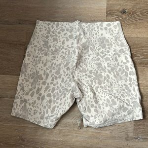 lulu biker shorts, size 8